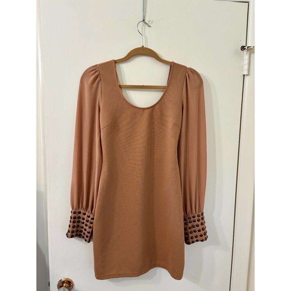 Double Zero NWOT Womens Medium Caramel Scoop Neck Mesh Grommet Cuff Mini Dress